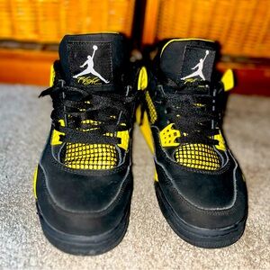 Jordan 4 Retro Thunder